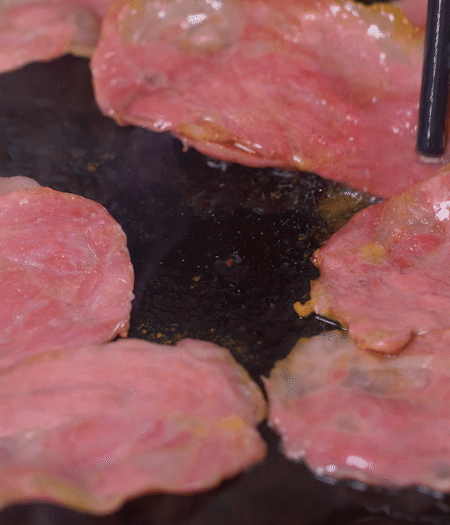 亿万28
淡火腿用黄油/橄榄油煎熟。