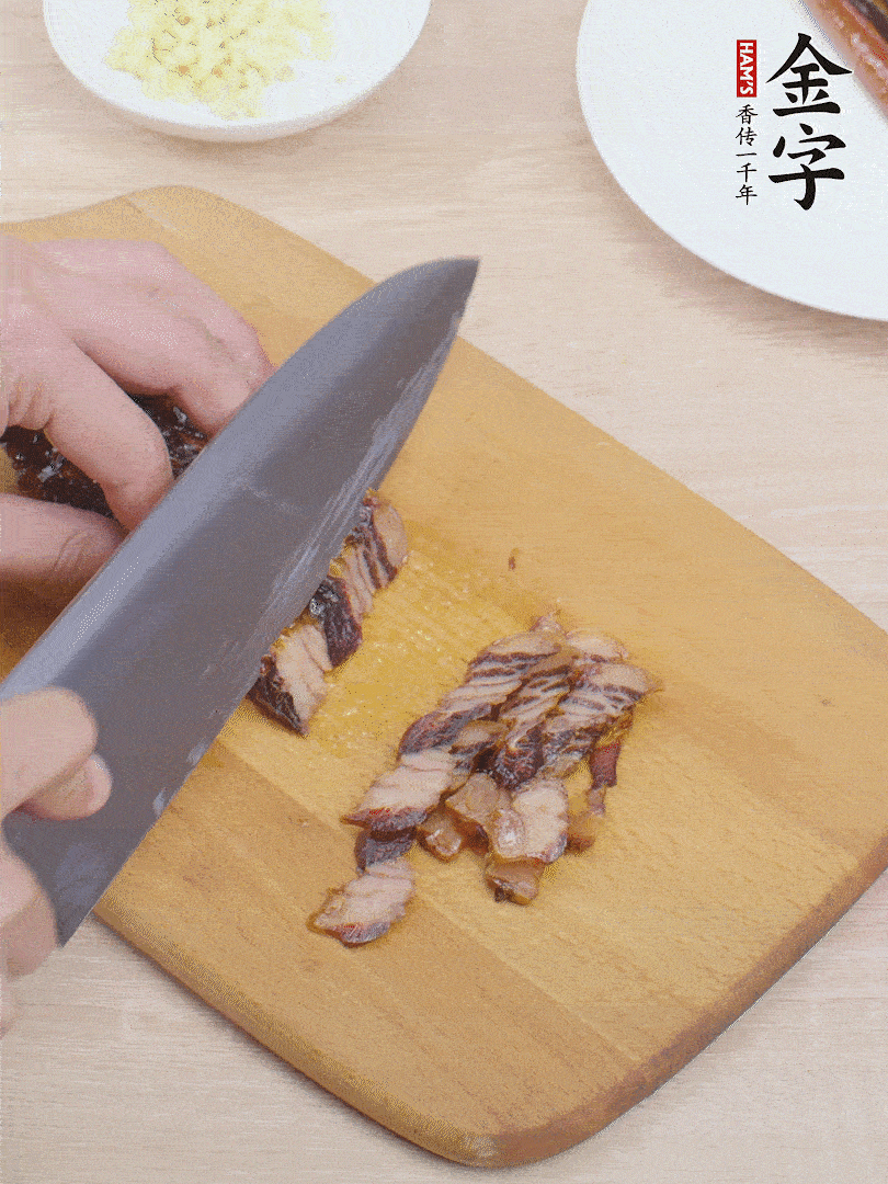 亿万28
酱油肉切薄片。